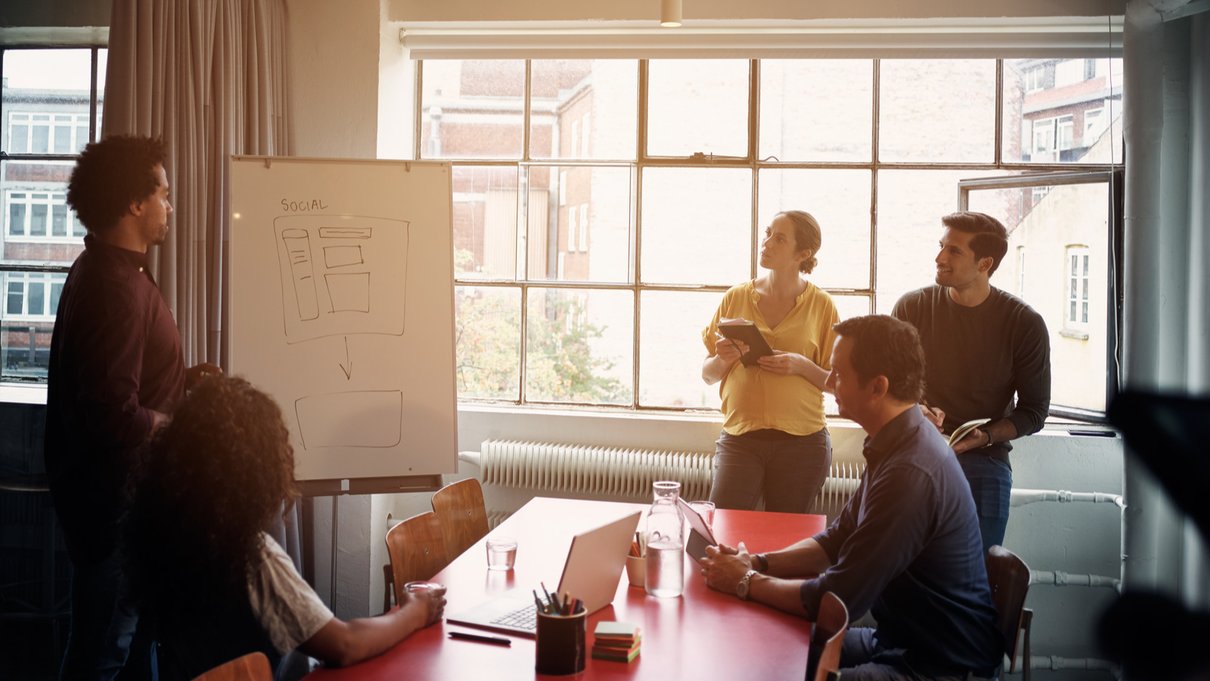 Ma com’è lavorare in una talent factory? Il racconto di una giornata tipo article-post