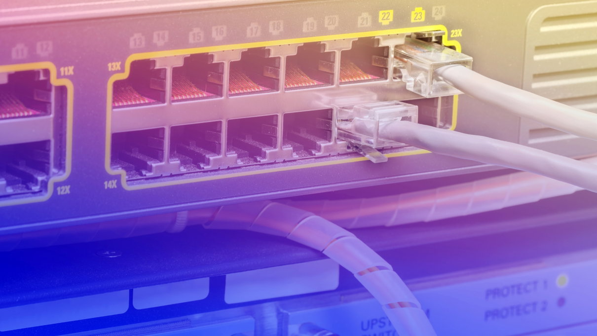 Le differenze tra Switch, Access Point e Router: Guida alla Power Over Ethernet (PoE) article-post