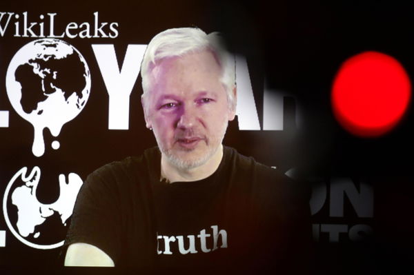 Perché in molti paragonano questa fuga di dati a WikiLeaks e quali sono le differenze