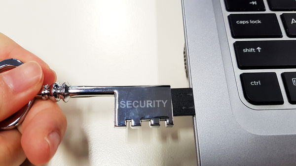 Il caso intelligence USA: qual è la differenza tra un leak e un attacco hacker