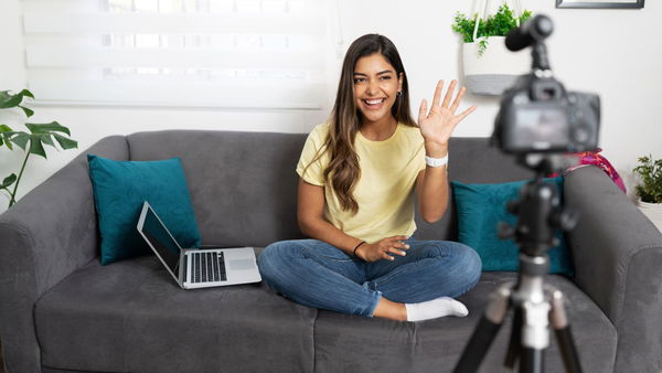 Il disegno di legge francese che vieta agli influencer di pubblicizzare il gioco d’azzardo