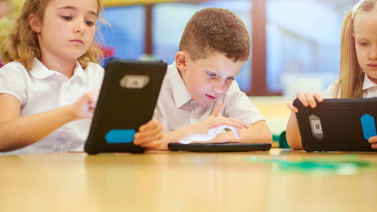 In Italia i bambini che non usano device per leggere ottengono punteggi migliori, ma negli altri Paesi? article-post