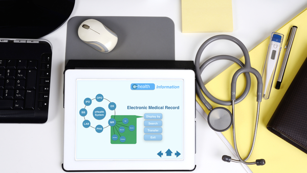 I casi “simili” alla certificazione digitale globale: la carta gialla e il passaporto sanitario