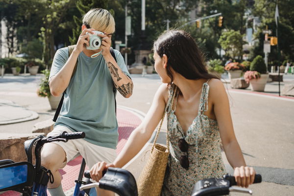 Meta e TikTok hanno rilasciato, quasi in contemporanea, aggiornamenti per la sicurezza degli adolescenti