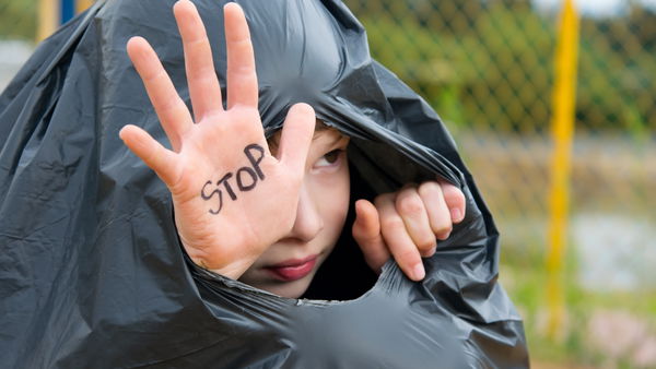 Non solo Instagram e Twitter: come si “muove” la pedopornografia sugli altri social