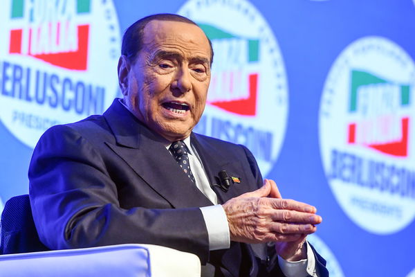 Lo “strano” caso dei 22mila che hanno iniziato a seguire Berlusconi su Instagram dopo la sua morte