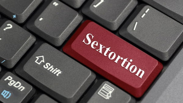 Il caso di sextortion in Spagna dimostra quanto sia facile farlo anche per un minorenne