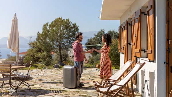 Airbnb guarda avanti e punta sugli affitti fino a un anno