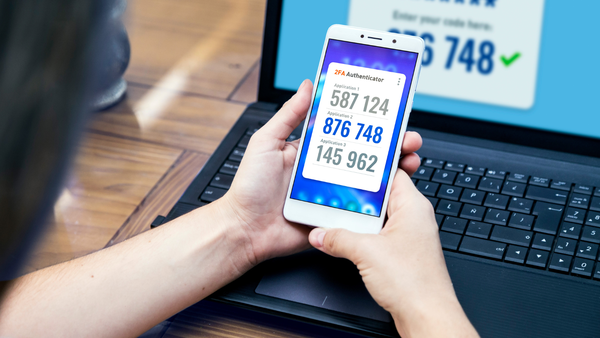 Come l’autenticazione a due fattori protegge dalle frodi sui pagamenti digitali
