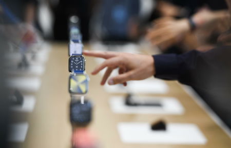 Gli Stati Uniti bloccano le vendite degli ultimi due modelli di Apple Watch (ma poi sospendono il divieto) article-post