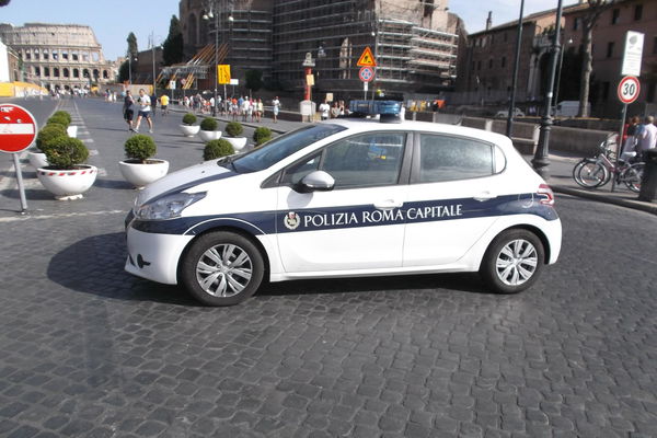 Quello che succede quando provi a chiedere di ricevere una multa via PEC