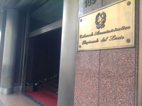 Perché il TAR ha accolto il ricorso di Meta congelando il regolamento Agcom