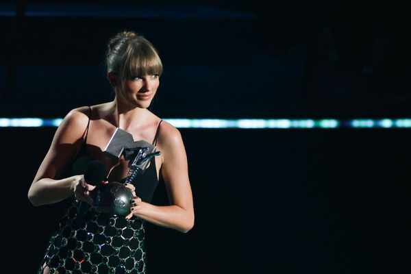 Fox News e l’AI di Musk alimentano le teorie del complotto su Taylor Swift