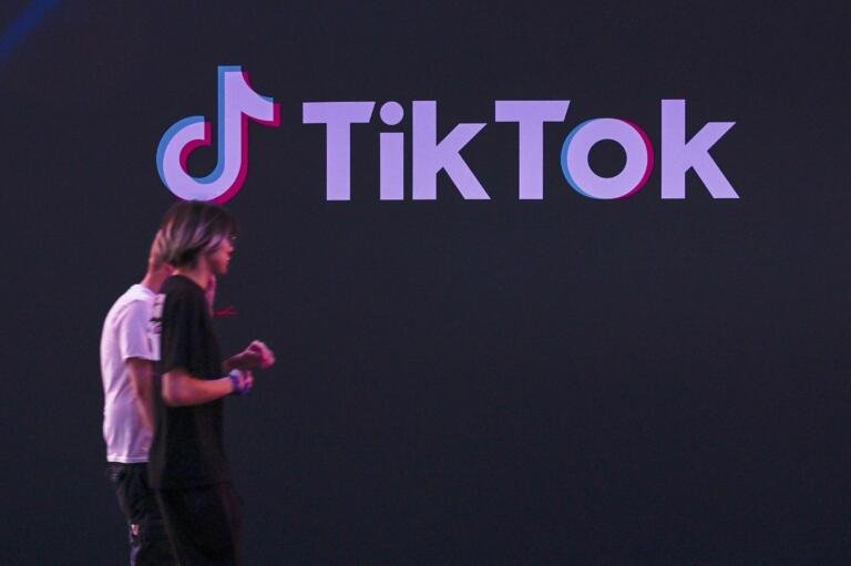 TikTok paga gli utenti per guardare video attraverso l’app