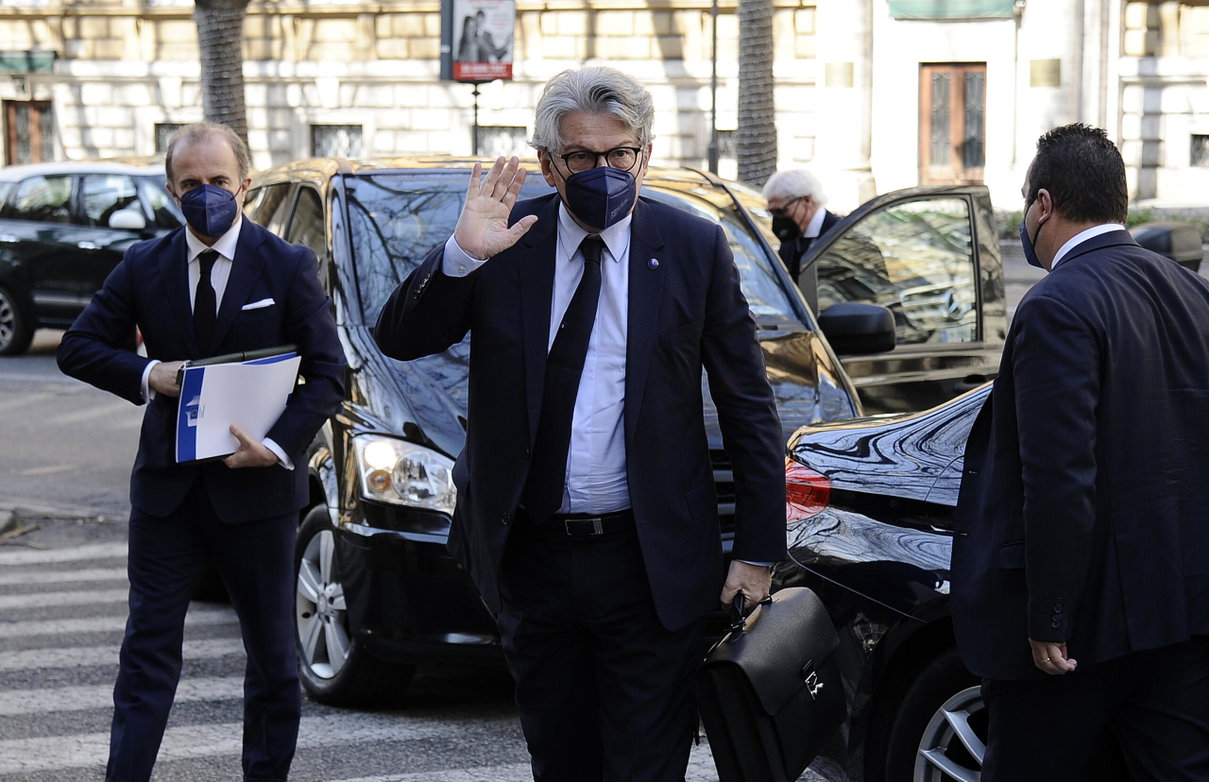 Hanno approvato definitivamente l’AI Act article-post