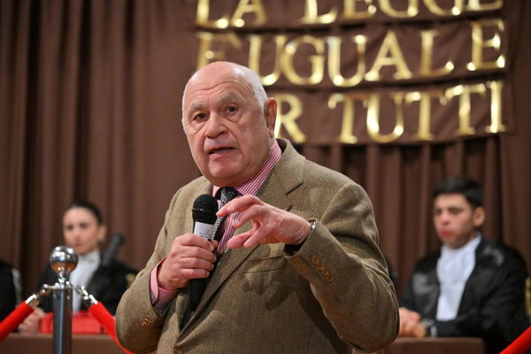 Chi «arreca danno» usando l’AI rischia una condanna fino a 5 anni