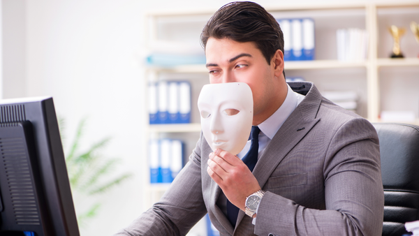 Le false segnalazioni su Facebook e il “furto d’identità” social