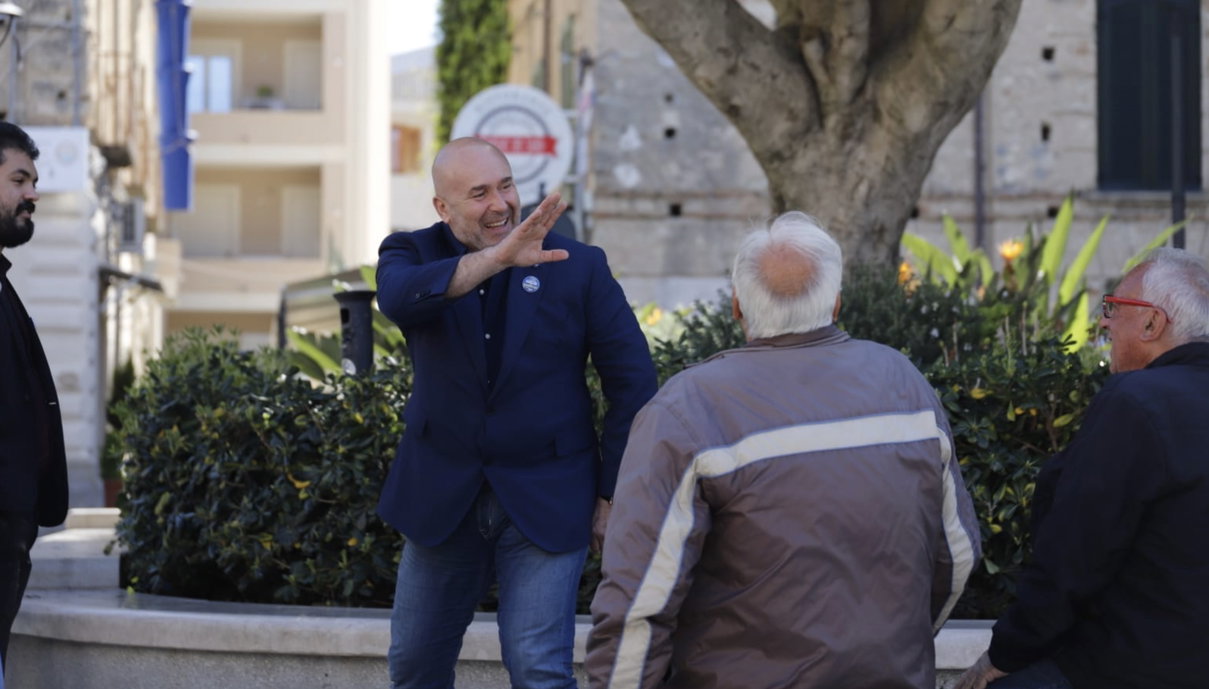 Chi, secondo Meta, ha utilizzato meglio gli strumenti per le inserzioni politiche article-post