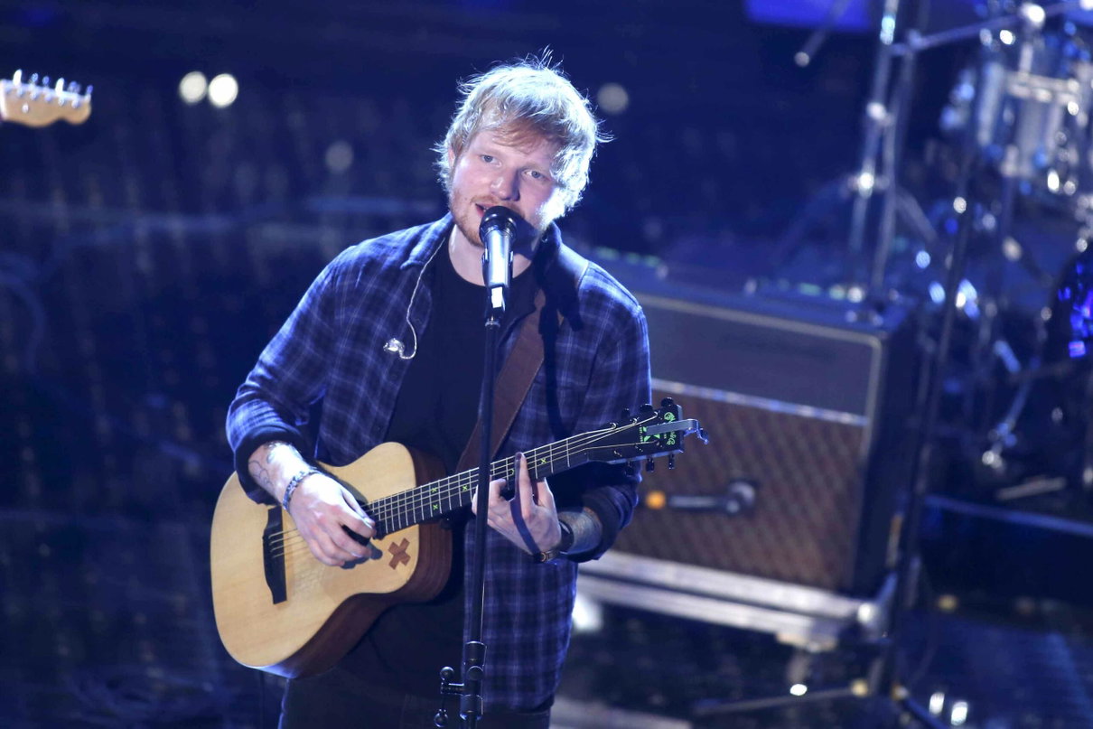 È guerra aperta tra le etichette musicali e l’AI article-post