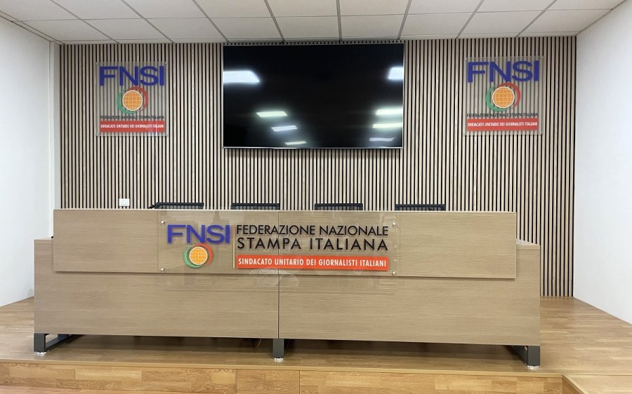 La redazione di Dazn si chiede come si innova il calcio rinunciando a quasi la metà dei giornalisti article-post