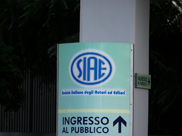 Il colpo di scena nel braccio di ferro Meta-SIAE