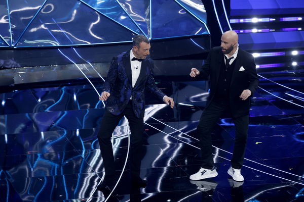 Le scarpe di John Travolta sono costate 206mila euro alla Rai (quindi a noi)