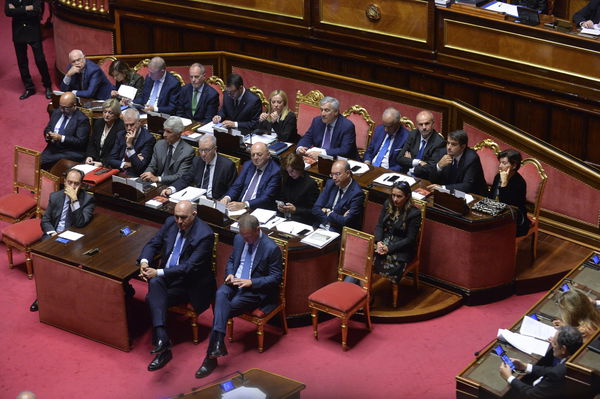 La politica che legifera sul mondo di Internet senza conoscerlo