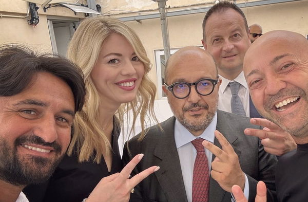 Tutte le prove che smentirebbero la narrazione di Sangiuliano (e Meloni)