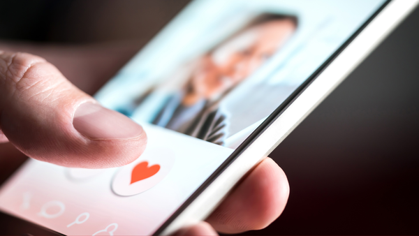 Le app di dating sono più utilizzate tra gli adulti