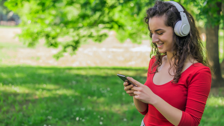 Il fenomeno delle “sped-up songs” sui social article-post