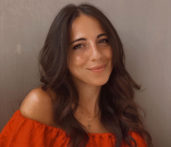 Manuela Vitulli: il viaggio come linguaggio, la narrazione come destino