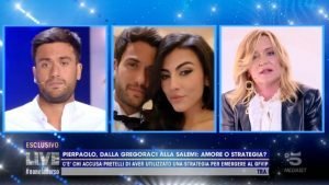 Pierpaolo Pretelli a Live: "Devo chiarire con mia madre"