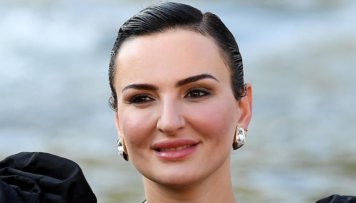 Ballando con le stelle 2021 : la cantante Arisa e nel cast. article-post