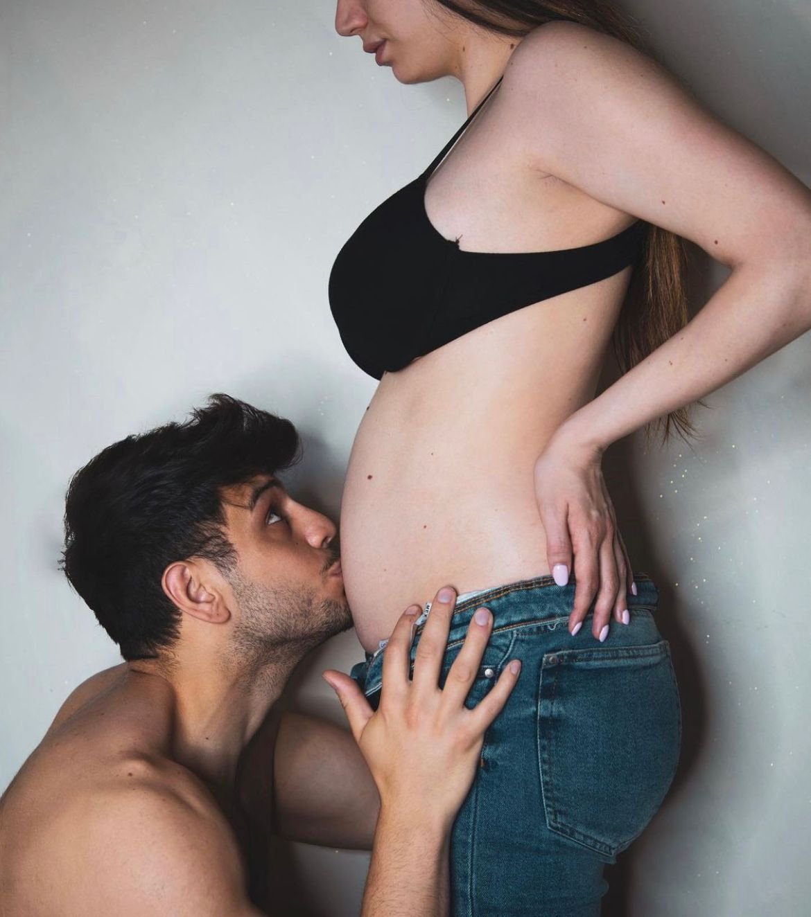 L’ex tronista di Uomini e Donne Luigi Mastroianni e la fidanzata Anna Scuderi hanno svelato il sesso del loro primo bebè in arrivo: sarà un maschietto.