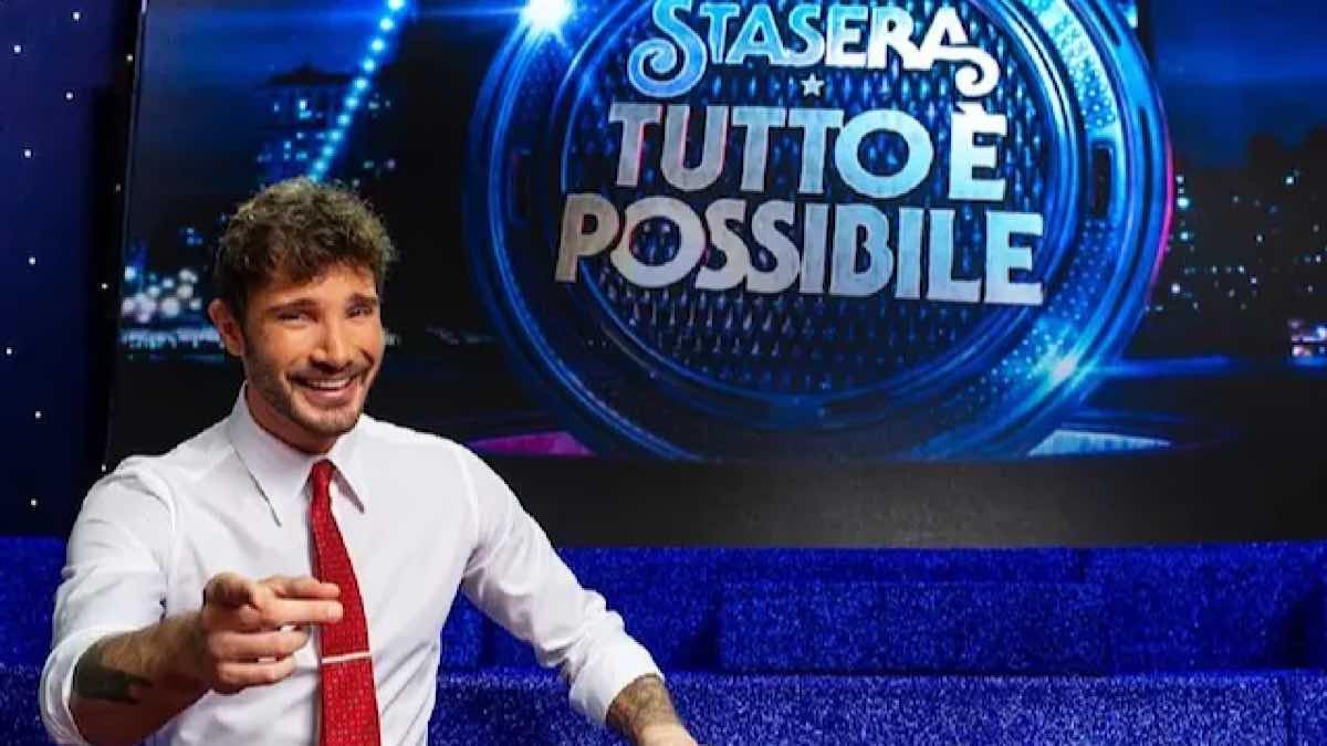 Stefano De Martino riparte dall'amore: 'Stasera tutto è possibile'