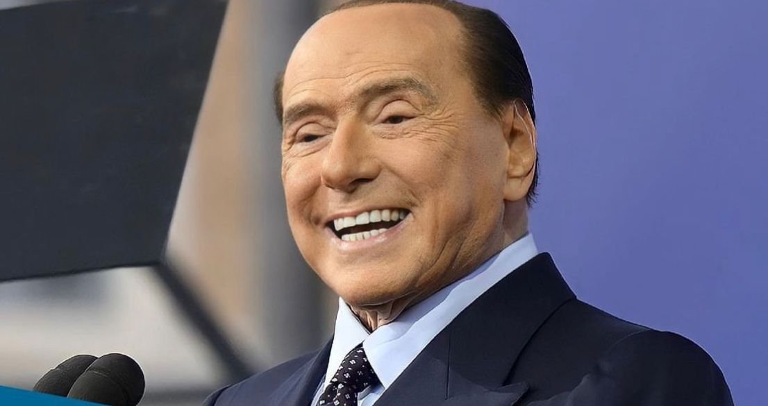 Silvio Berlusconi: Un Gigante della Politica si spegne, lasciando un vuoto incolmabile