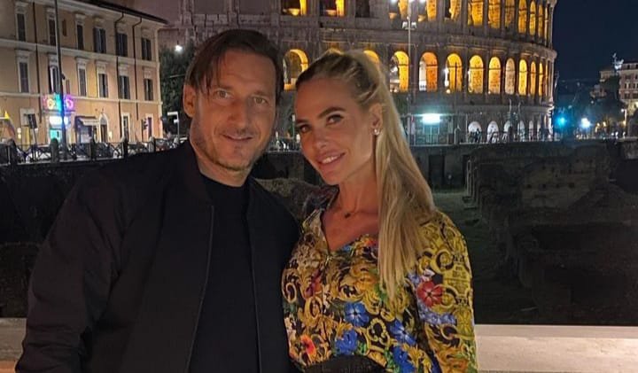 Ilary Blasi e il primo gesto di "pace" verso Francesco Totti, la showgirl cede le chiavi della Totti Soccer School