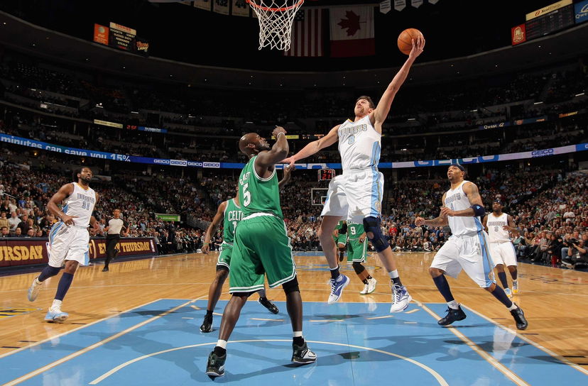 Il tifo per Gallinari e Jannacci preview