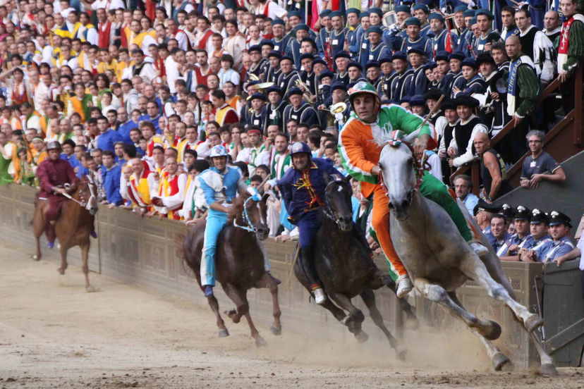 La vera Italia del Palio preview