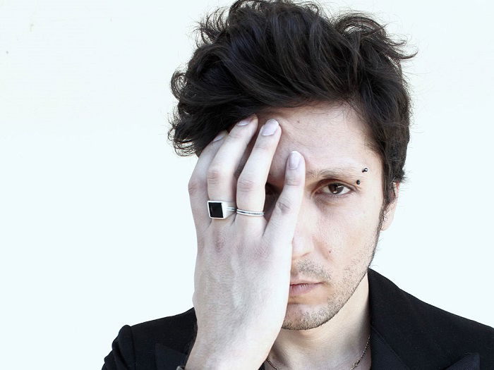 Umano, con Ermal Meta synth pop e durata di altri tempi preview