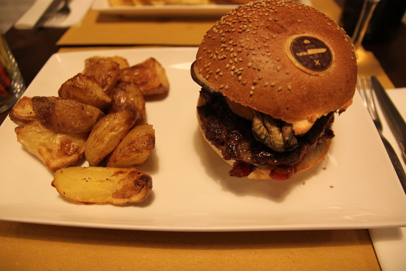 Fatto-Bene, l’hamburger per gli ex giovani preview