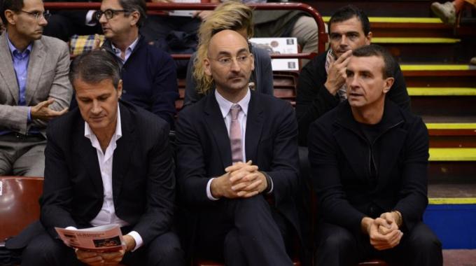 Le incompetenze dell’Armani preview