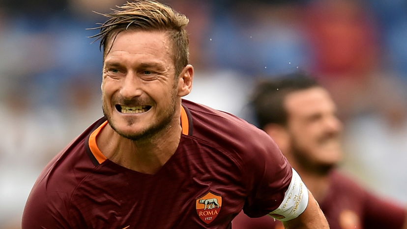 Totti accompagnato alla porta, il primo colpo di Monchi preview