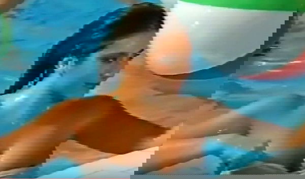 In piscina con Sabrina, i Boys dell’estate 1987 preview