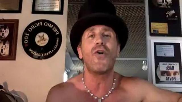 Immigrazia, il mercato in cui c’è solo Povia preview