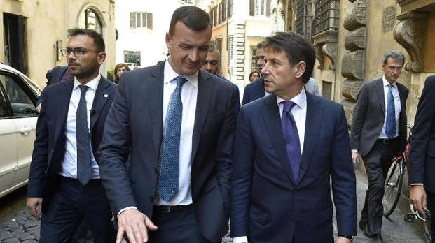 Rocco Casalino si deve dimettere? preview