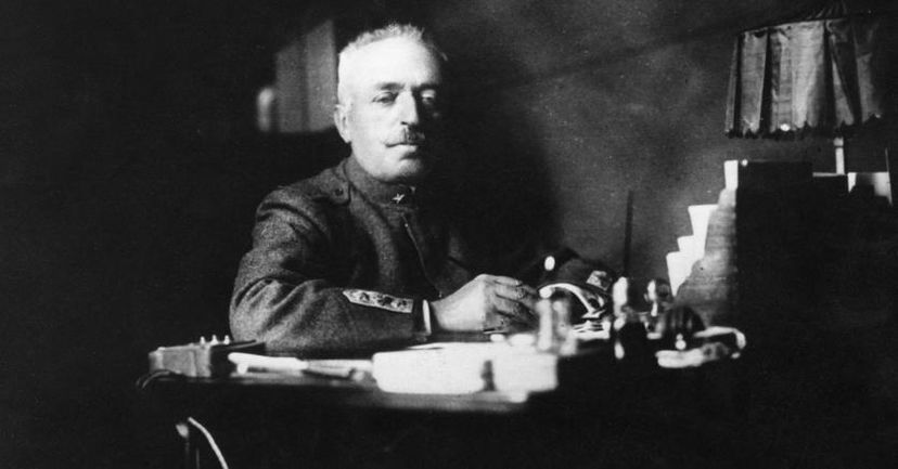 Basta con piazza Cadorna preview