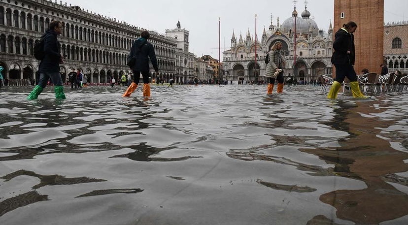 Acqua alta a Venezia article-post