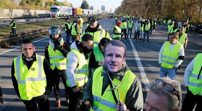 Gilet gialli o Macron? preview