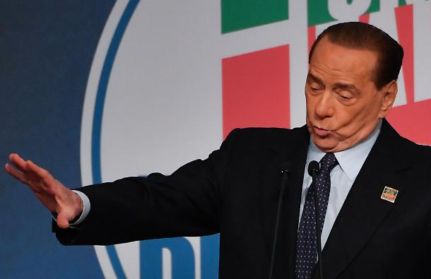 Berlusconi morto, Cairo e Renzi vivi preview